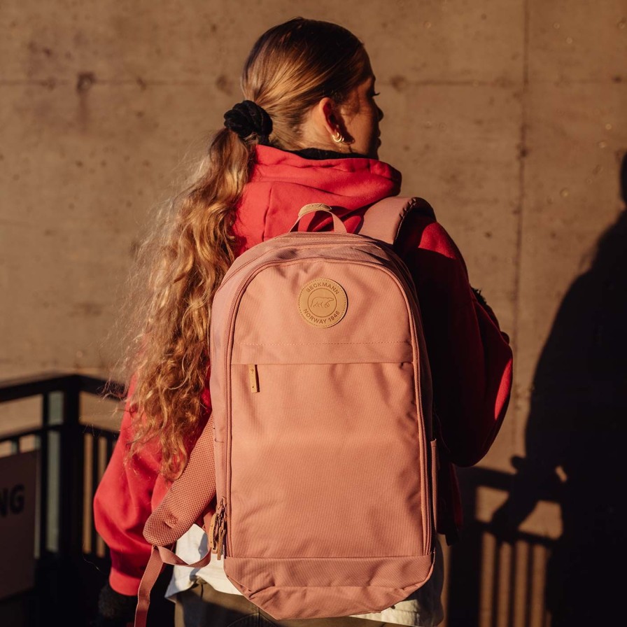 Ung / Student Beckmann | Urban, Ash Rose