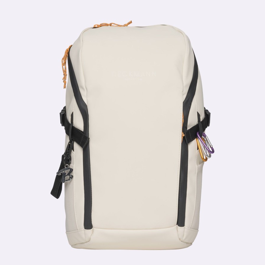 Ung / Student Beckmann | Street Go, White X Ida Broen