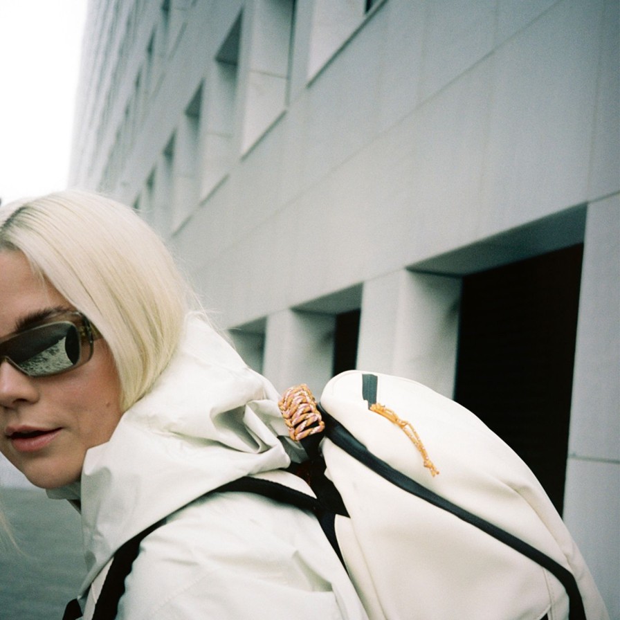 Ung / Student Beckmann | Street Go, White X Ida Broen